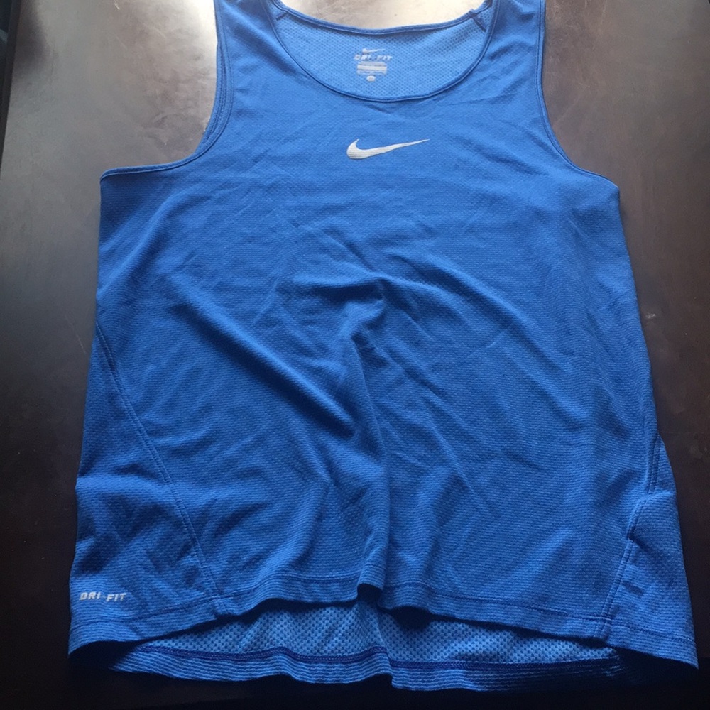 Nike drifit size medium
